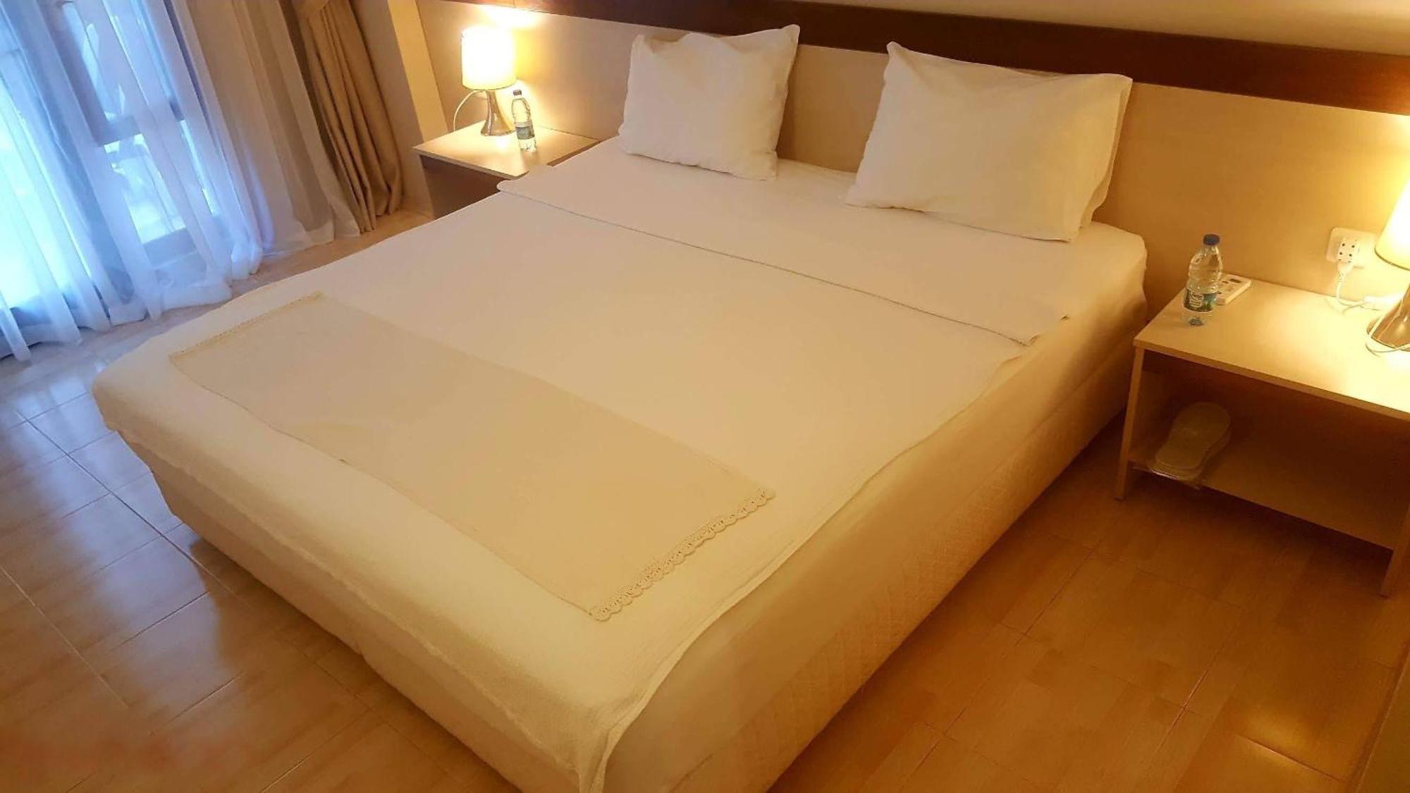 Atlas Apart Hotel Чесме Екстериор снимка